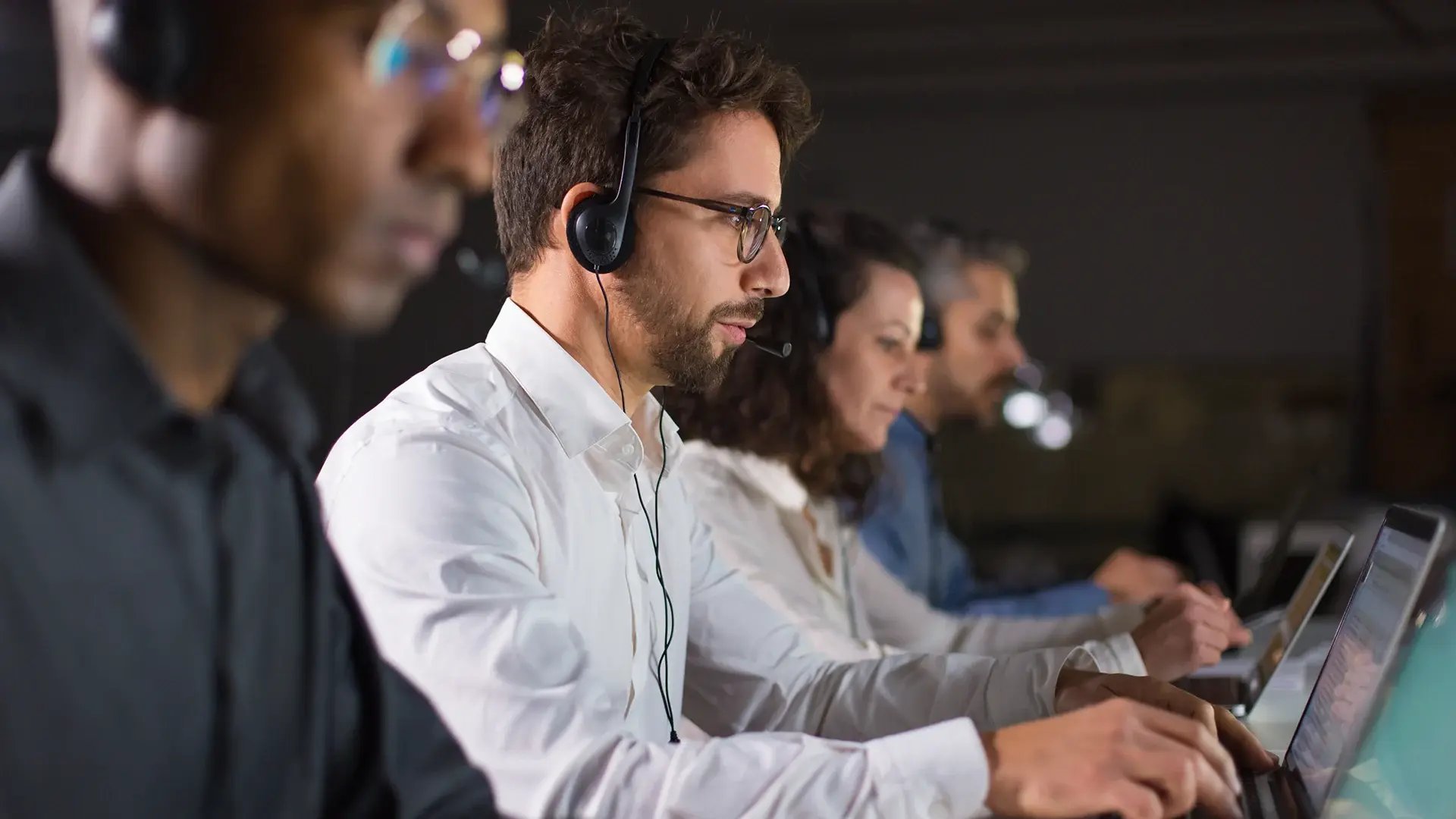 Card 1 - Contact centers & BPOs